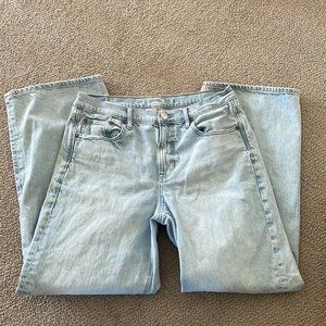 American Eagle 90's Wide Leg Light Wash Distressed Jeans Size 12R